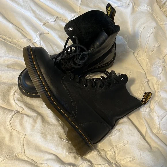 Doc clearance martens poshmark